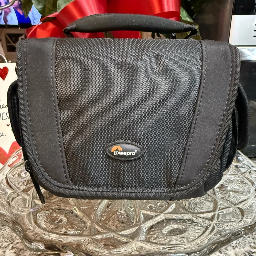 Lowepro Edit 110 Black Nylon Digital / Video / Camera Bag